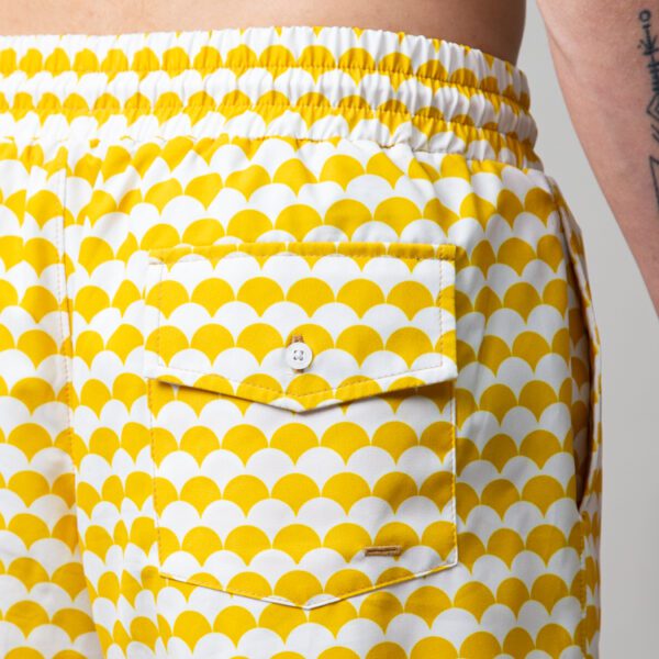 bermuda amarillo diseno de conchas marca luca cl sico 149254 251106 2