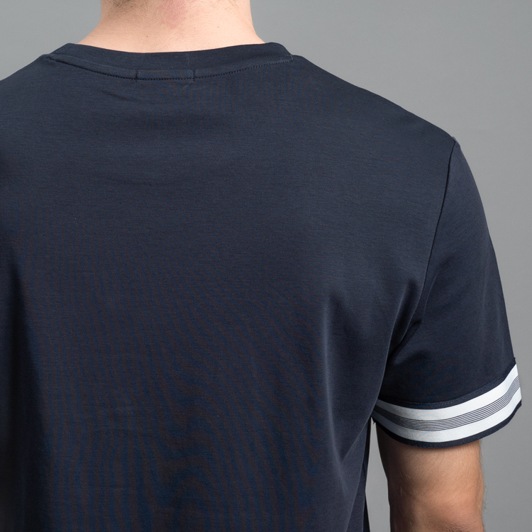 playera azul marino estructura contraste en mangas marca carven slim 161495 365532 3