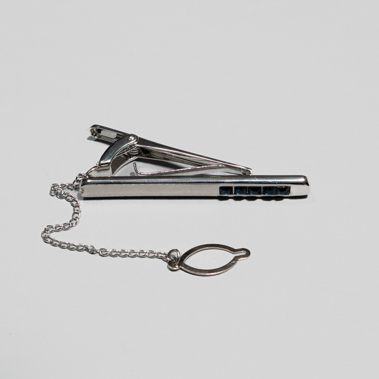 prensa corbata plateado diseno con cadena marca emporium cl sico 166944 PLATEADO