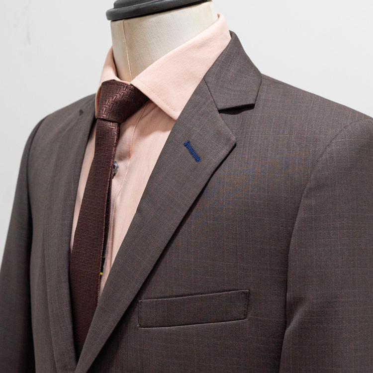 traje caf estructura labrada marca smart slim 143725 CAFE 3